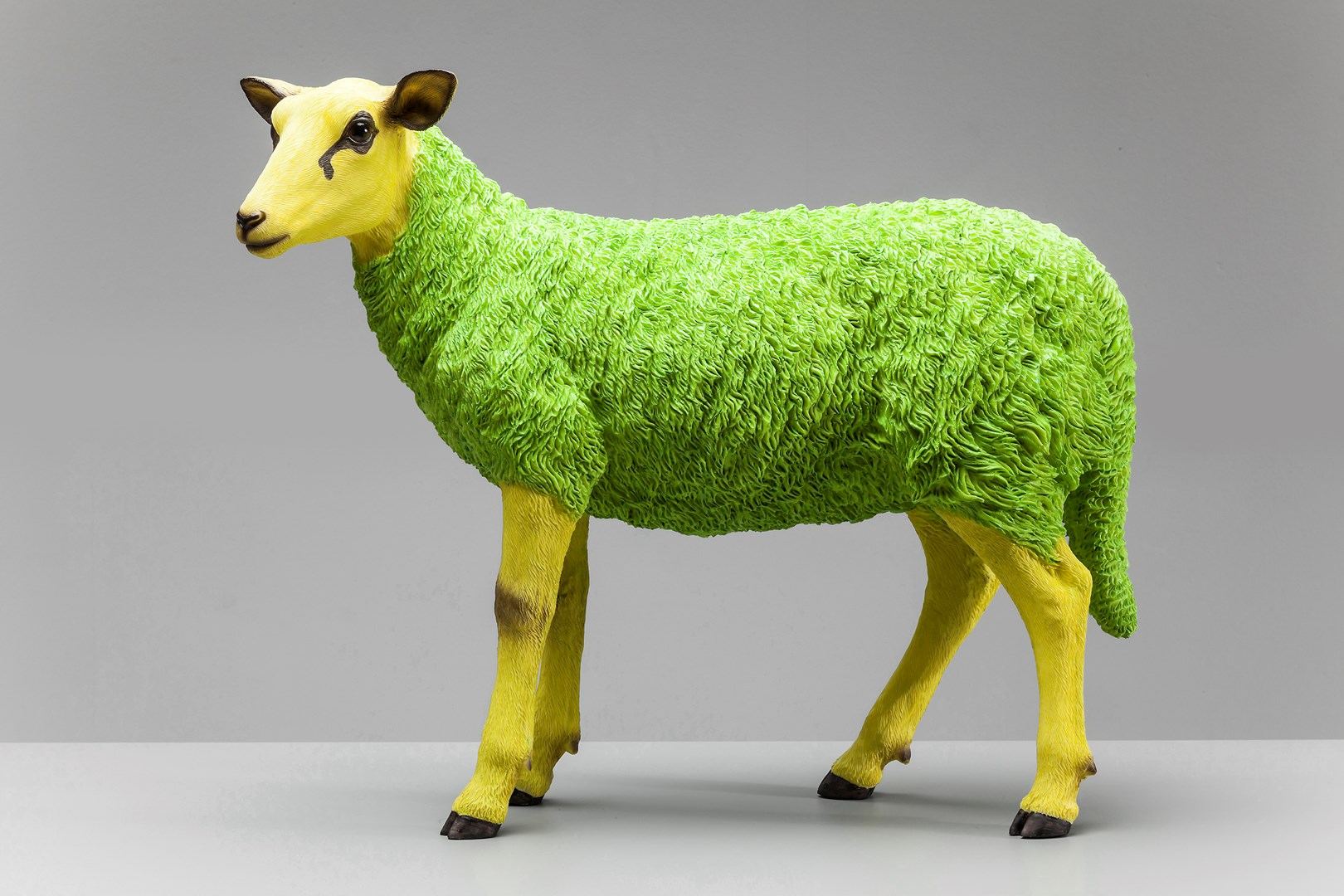 KARE DESIGN Soška Ovce zelenožlutá 60cm Doprava zdarma